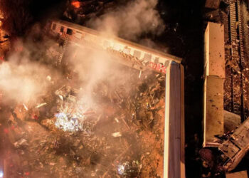 Πρώτο θέμα στα μεγαλύτερα ΜΜΕ στον κόσμο η σιδηροδρομική τραγωδία στα Τέμπη