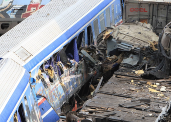 Σύγκρουση τρένων στα Τέμπη: Κακουργηματική δίωξη κατά του σταθμάρχη - Πήρε προθεσμία για να απολογηθεί