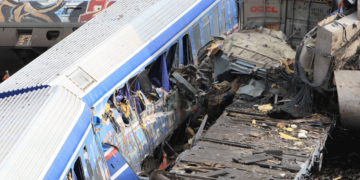 Σύγκρουση τρένων στα Τέμπη: Κακουργηματική δίωξη κατά του σταθμάρχη - Πήρε προθεσμία για να απολογηθεί