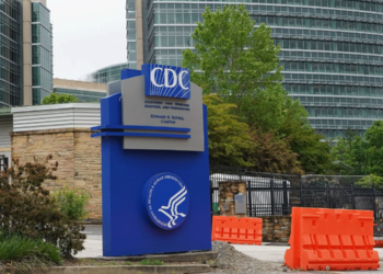 Συναγερμός από ΠΟΥ και CDC: Ανησυχία για την εξάπλωση του Candida auris, μπορεί να σκοτώσει πάνω από το 60% όσων μολύνονται