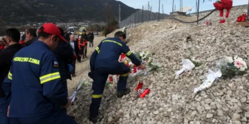 11 μέτρα για τη στήριξη στις οικογένειες των θυμάτων στα Τέμπη ανακοίνωσε η κυβέρνηση