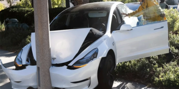 Τρακάρισμα με ηλεκτρικό: Αξίζει να το επισκευάσεις ή το πετάς;