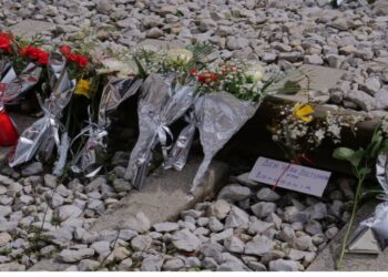 «Τόσο γρήγορα έβγαλαν τιμή και κοστολόγησαν τα νεκρά παιδιά μας;»: Συγκλονίζει πατέρας θύματος