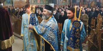 Με “εικόνα ” από την προ κορωνοϊού εποχή , οι πρώτοι ΧΑΙΡΕΤΙΣΜΟΙ  της ΠΑΝΑΓΙΑΣ , στον Ιερό Ναό Αγίας Σκέπης Πτολεμαΐδας! (της Κούλας Πουλασιχίδου)