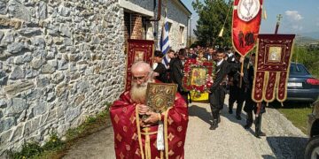 Μεσόβουνο: Με τη συμμετοχή του Ιππικού Συλλόγου η περιφορά της Ιεράς Εικόνας του Αγίου Γεωργίου ανήμερα της γιορτής του