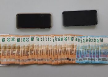 Συνελήφθη 40χρονος αλλοδαπός σε περιοχή της Φλώρινας, ο οποίος μετέφερε παράνομα με Ι.Χ.Ε. αυτοκίνητο έναν αλλοδαπό