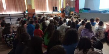 Μαθητές του 9ου Δημοτικού Σχολείου Πτολεμαΐδας ενημερώθηκαν από αστυνομικό της Ασφάλειας Εορδαίας για την ”Παιδική Ασφάλεια και την Εγκληματικότητα”