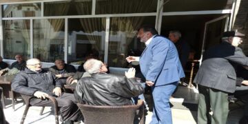 Στην κινητοποίηση των κατοίκων της Γαλατινής για το φωτοβολταϊκό πάρκο, ο υποψ. Βουλευτής του ΣΥΡΙΖΑ- Π.Σ. Κ. Πασσαλίδης που επισκέφτηκε και τις λαϊκές Νεάπολης, Αιανής και Τσοτυλίου