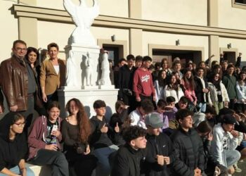 Μαθητές και καθηγητές του 7ου Γυμνασίου Κέρκυρας επισκέφθηκαν τον Ποντιακό Σύλλογο Πτολεμαΐδας