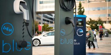 ΔΕΗ blue: Πάνω από 1500 σημεία φόρτισης και περισσότερα από 80 σημεία ταχυφόρτισης πανελλαδικά για Πάσχα με ηλεκτροκίνηση