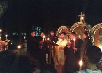 Η ακολουθία της Αναστάσεως στον Ιερό Ναό Αγίας Σκέπης (φωτογραφίες-βίντεο)