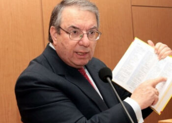 Σε λέω ή σου λέω; Ο Μπαμπινιώτης εξηγεί γιατί στη Θεσσαλονίκη λένε το σωστό (video)