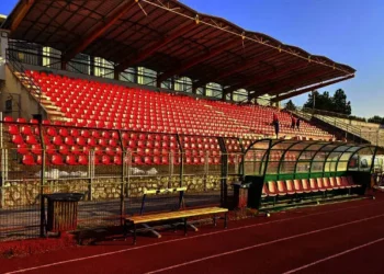 Προμήθεια εξοπλισμού 542.000 ευρώ για τα γήπεδα ποδοσφαίρου του Δήμου Κοζάνης- Νέα κερκίδα και δημοσιογραφικά στο ΔΑΚ