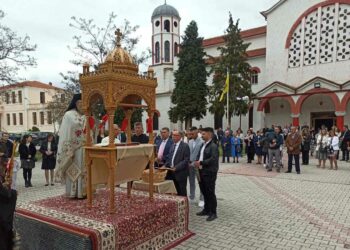 Φωτογραφίες από τη Δεύτερη Ανάσταση στον Ιερό Ναό των Αγίων Κωνσταντίνου και Ελένης Αμυνταίου