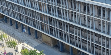 Καταδικάστηκαν δύο γιατροί και ένας νοσηλευτής γιατί ξέχασαν βελόνα 13 εκ. σε ασθενή