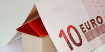 Έφτασε η ώρα του ΕΝΦΙΑ: Το Σαββατοκύριακο τα εκκαθαριστικά, σε ποιους θα είναι... «ψαλιδισμένος»