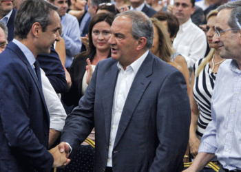 Εκλογές 2023: Κινήσεις ενότητας για αυτοδυναμία από Μητσοτάκη με Καραμανλή και Σαμαρά