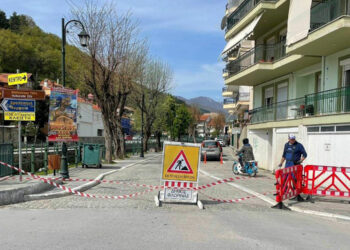 Φλώρινα: Εργασίες αποκατάστασης κυβόλιθων στην Λεωφόρο Μητροπολίτη Αυγουστίνου Καντιώτη