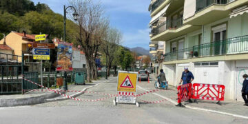 Φλώρινα: Εργασίες αποκατάστασης κυβόλιθων στην Λεωφόρο Μητροπολίτη Αυγουστίνου Καντιώτη