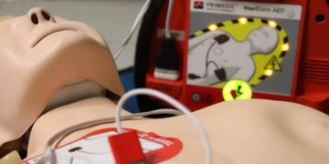 Φλώρινα: Τοποθετήθηκαν εννέα νέοι απινιδωτές σε διάφορα σημεία της πόλης