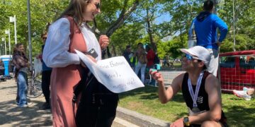 Θεσσαλονίκη: Τερμάτισε τον Μαραθώνιο και έκανε πρόταση γάμου