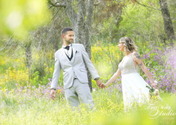 Παραμυθένιες φωτογραφίες από το γάμο του Θεόδωρου και της Αγνής στη Σιάτιστα