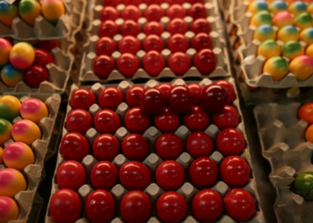 Γιατί βάφουμε αυγά την Μεγάλη Πέμπτη – Ποια είναι η προέλευση του εθίμου