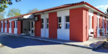 Άμεση στελέχωση του Κέντρου Υγείας Σερβίων και του Ιατρείου Βελβεντού ζητάει η ΕΙΝΔΥΜ