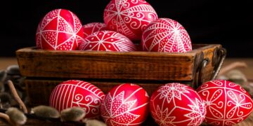 Πασχαλινά κόκκινα αυγά: Πόσο αντέχουν εκτός ψυγείου - Οδηγίες από τον ΕΟΔΥ για το Πάσχα