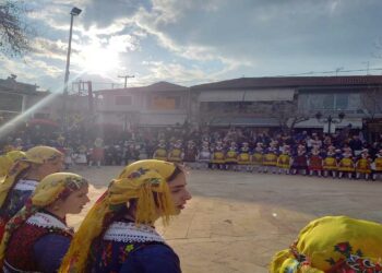 Με μεγάλη επιτυχία αναβιώνει μετά από 3 χρόνια το έθιμο των Λαζαρίνων στην Αιανή