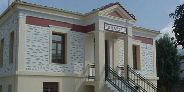 "Make A Wish": Στα «μπλε» το Δημαρχείο Βελβεντού για την Παγκόσμια Ημέρα Ευχής