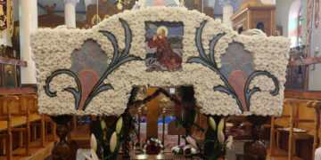 Με λευκά λουλούδια στολίστηκε ο Επιτάφιος στην Βλάστη Εορδαίας