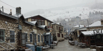 Νυμφαίο: Μεγάλη δευτέρα με "ψιλό χιονάκι" - "Χριστουγεννιάτικο σκηνικό" εν όψει του Πάσχα