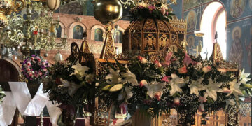 Ο όμορφα στολισμένος Επιτάφιος στο Δροσερό Εορδαίας