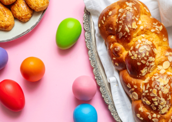 Πάσχα: Όλα τα μυστικά για να πετύχουν τα τσουρέκια της Λαμπρής