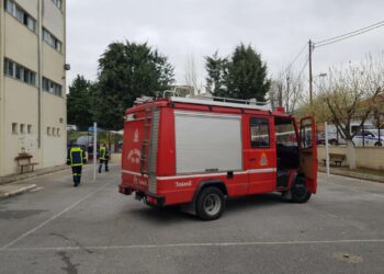 Κοζάνη: Άμεση επέμβαση της Πυροσβεστικής σε φωτιά στο 3ο ΓΕΛ Κοζάνης
