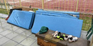 Καταστροφή εξοπλισμού χιλιάδων ευρώ στο Δημοτικό Στάδιο Σερβίων- Εικόνες ντροπής για την κατάσταση των υποδομών- Η ανάρτηση οργής από την πρωταθλήτρια Στέλλα Τζικανούλα