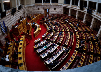 Σήμερα στη Βουλή η ψηφοφορία για το κόμμα Κασιδιάρη, στα «χαρακώματα» ΝΔ και ΣΥΡΙΖΑ για την τροπολογία