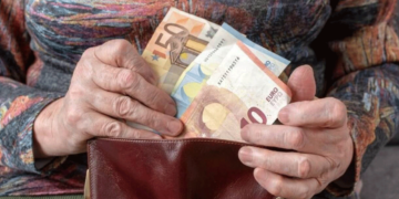 Συντάξεις Μαΐου: Οι ημερομηνίες πληρωμής για ΙΚΑ, ΟΑΕΕ, Δημόσιο, ΝΑΤ