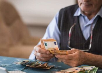 Συντάξεις Μαΐου: Συνεχίζονται οι πληρωμές - Ποιοι συνταξιούχοι πάνε ταμείο - Ακολουθούν τα επιδόματα του ΟΠΕΚΑ και ΔΥΠΑ