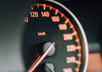 Τέλη κυκλοφορίας με τον μήνα: Σε εξέλιξη η επιστροφή των πινακίδων