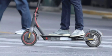 Τραγωδίες με ηλεκτρικά πατίνια σε Πάρο και Μύκονο: Νεκροί 26χρονος και 42χρονος σε λίγες ώρες