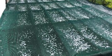 Ισχυρή χαλαζόπτωση έπεσε στο Βελβεντό πριν από λίγο -ΦΩΤΟ