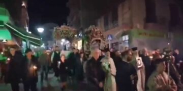 Η περιφορά του επιταφίου στα Σέρβια (βίντεο)