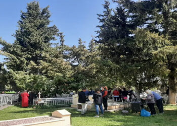 Πραγματοποιήθηκε και φέτος το ποντιακό ταφικό έθιμο στα Αλωνάκια Κοζάνης (βίντεο)