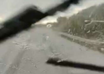 Έντονη χαλαζόπτωση αυτή την ώρα στο δρόμο Πτολεμαΐδας- Κοζάνης στο ύψος της Ποντοκώμης (βίντεο)