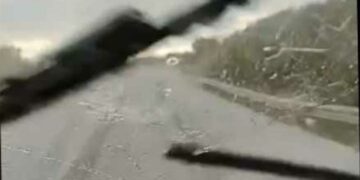 Έντονη χαλαζόπτωση αυτή την ώρα στο δρόμο Πτολεμαΐδας- Κοζάνης στο ύψος της Ποντοκώμης (βίντεο)