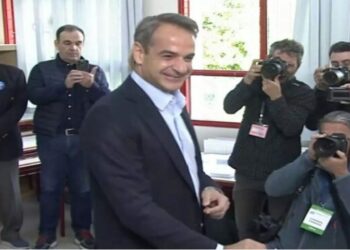 Ψήφισε με το gov.gr wallet ο Κυριάκος Μητσοτάκης – Μαζί του και ο γιος του Κωνσταντίνος