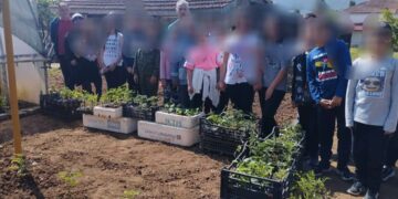 Εορδαία: Την έκθεση παραδοσιακών φυτών του Παύλου Σαββίδη επισκέφθηκαν μαθητές του σχολείου Άρδασσας