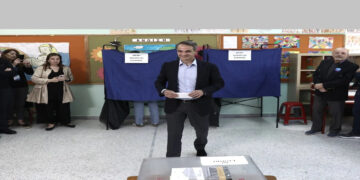 Χαοτική διαφορά ΝΔ – ΣΥΡΙΖΑ, η πρώτη επίσημη εκτίμηση για το αποτέλεσμα των εκλογών